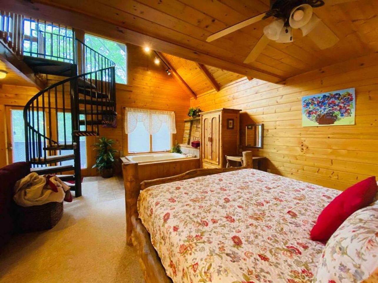 Romantic, Honeymoon Cabin In The Smokies! Gatlinburg Zewnętrze zdjęcie